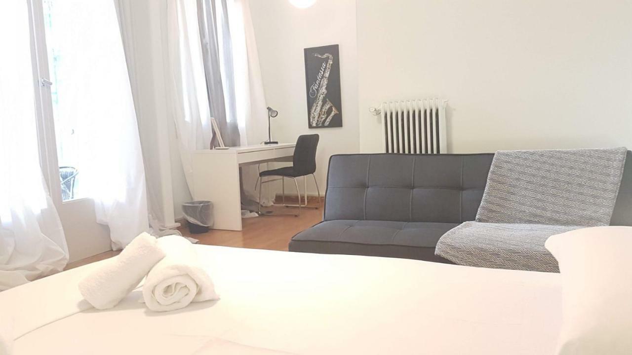 Violet Errathens Apartment - Athens Center, 7 Bd, 3 Bath Exterior photo