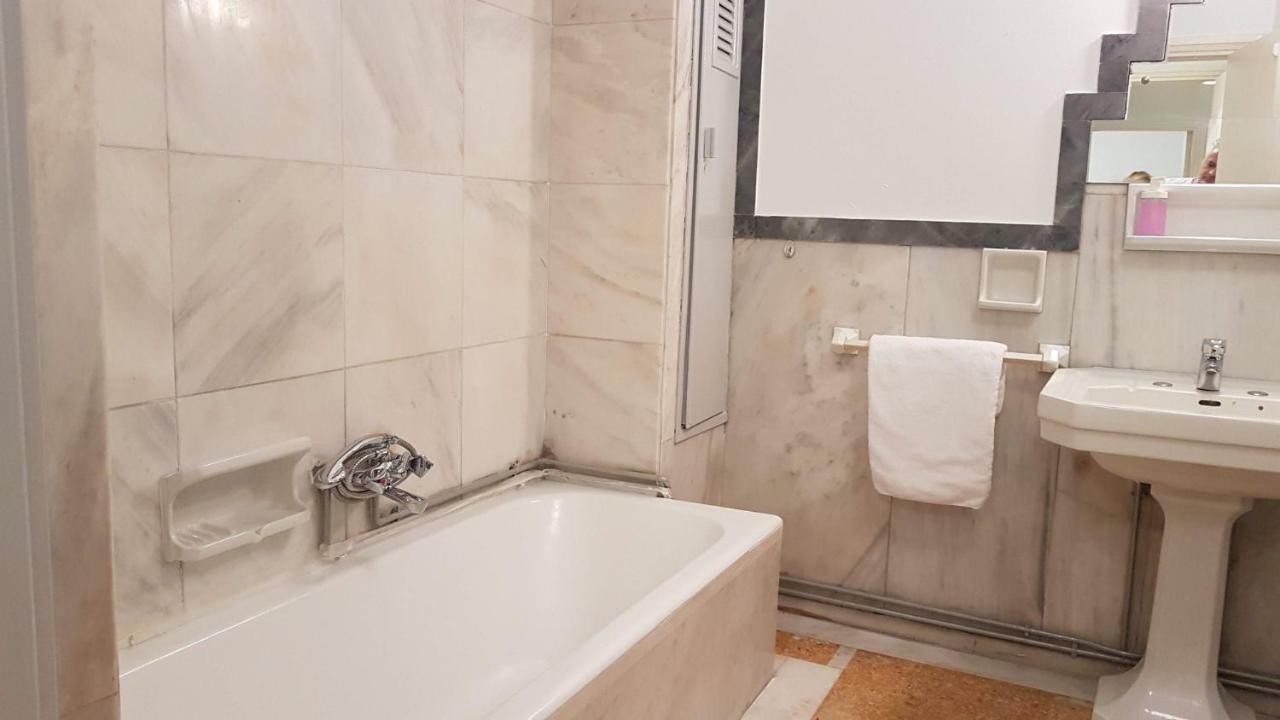Violet Errathens Apartment - Athens Center, 7 Bd, 3 Bath Exterior photo