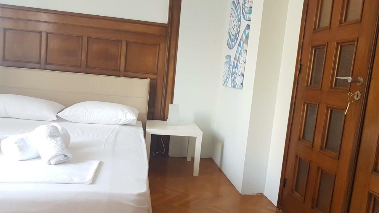 Violet Errathens Apartment - Athens Center, 7 Bd, 3 Bath Exterior photo